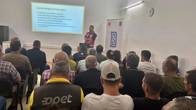 Sinop'ta çocuk yetiştirme tutumları anlatıldı