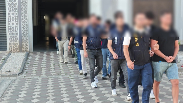 Borsa yatırımı vaadiyle 4,5 milyon liralık vurgun: 8 tutuklama