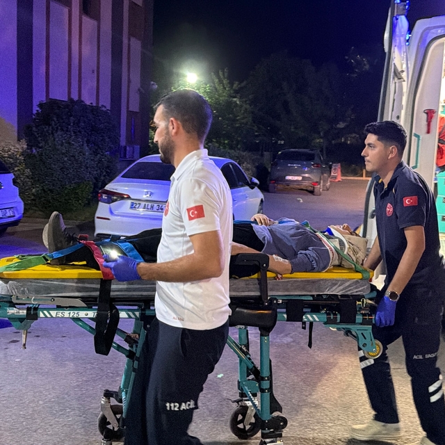 Otomobil uçuruma yuvarlandı: 4 yaralı