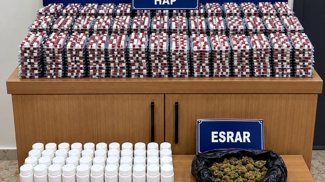 Uyuşturucu taciri binlerce sentetik hap ve esrarla yakalandı