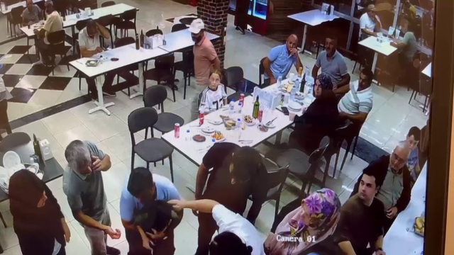 Nefes borusuna yiyecek kaçan çocuk, Heimlich manevrasıyla kurtarıldı