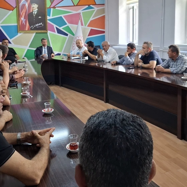 Beyşehir'de taşımalı eğitim servis şoförleriyle istişare toplantısı