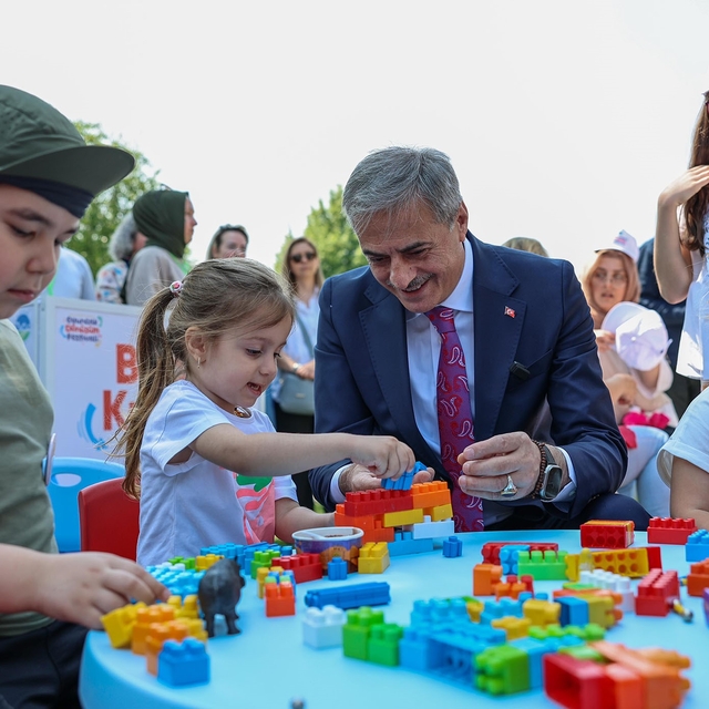 Yaz boyunca 20 binden fazla çocuğa ulaşan etkinlikler bu şenlikle tamamlana...