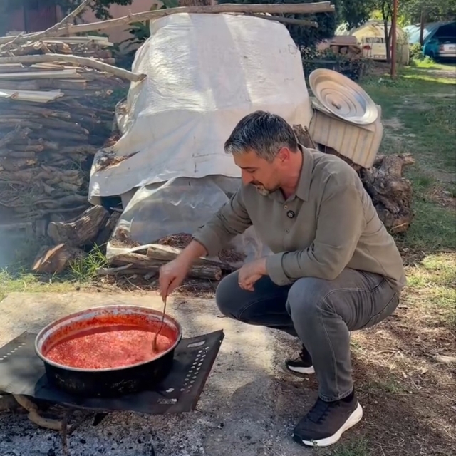 Başkan Bozkurt tencere başında armut pekmezini tanıttı