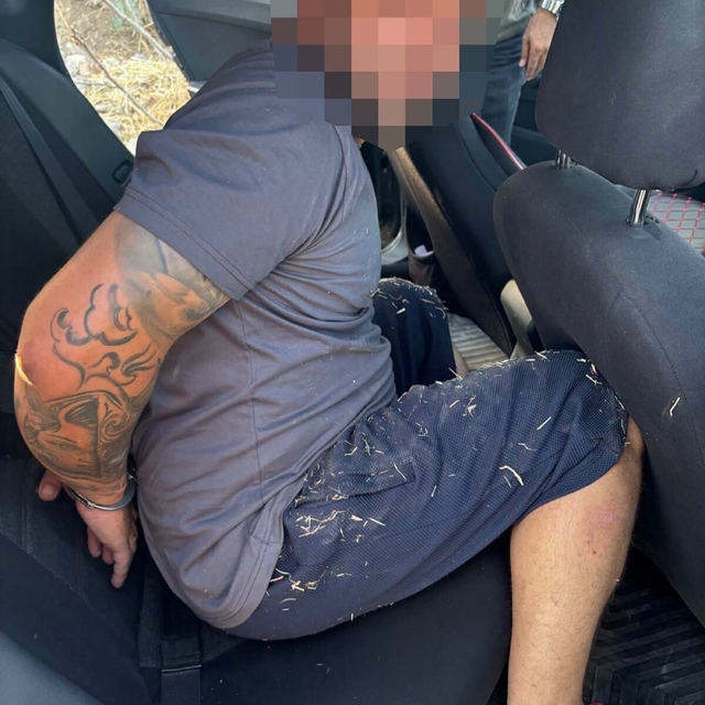 Manisa'daki cinayetin şüphelisi, İzmir'de saklandığı çiftlik evinde yakalan...