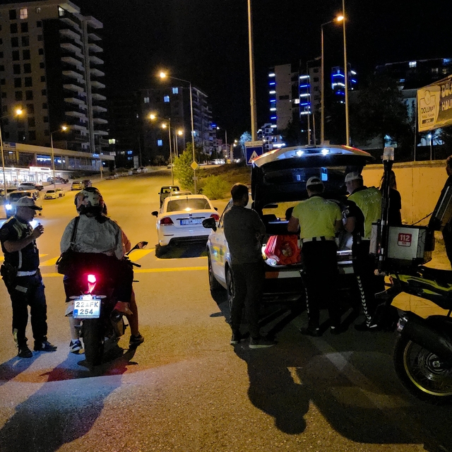 Edirne'de alkollü sürücüden diğer sürücülere: "İçmeyin"