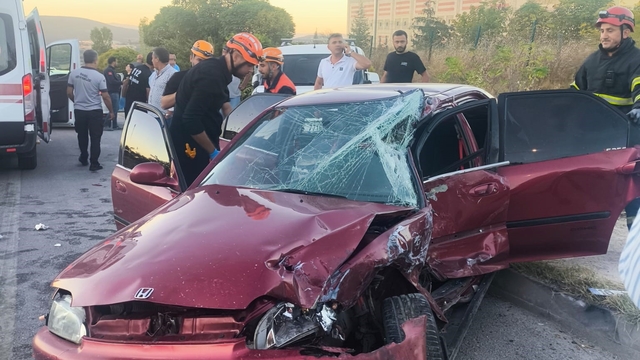 Bilecik'te meydana gelen trafik kazasında 1'i ağır 3 kişi yaralandı