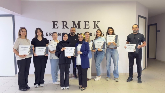 Erzincan'da işaret dili kursunu tamamlayanlara sertifika verildi