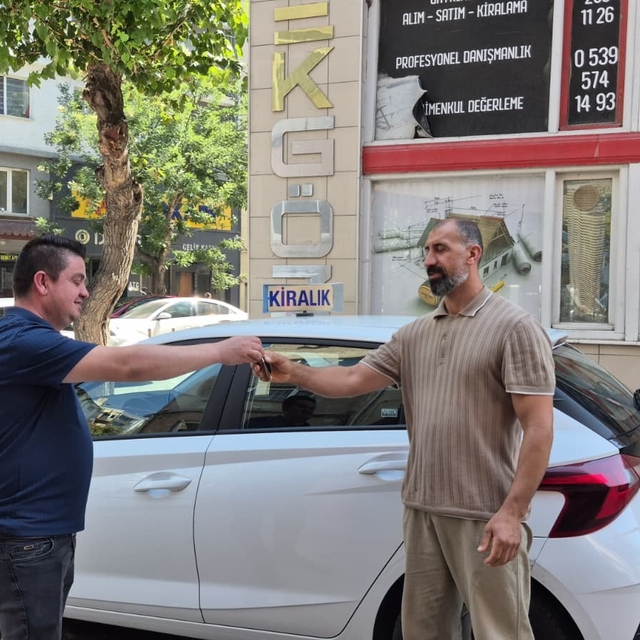Eskişehir'de yaz sezonu oto kiralama sektörünü hareketlendirdi
Gurbetçileri...