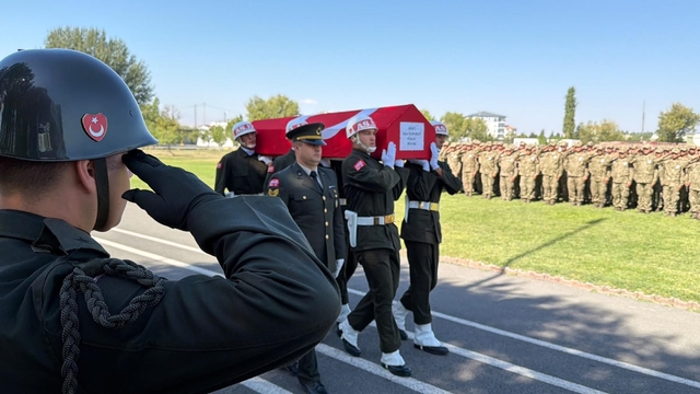 Şehit asker için tören düzenlendi