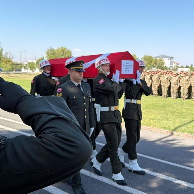 Şehit asker için tören düzenlendi