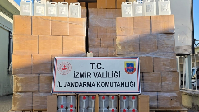 İzmir'de sahte içki tacirlerine jandarmadan ağır darbe