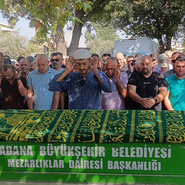 Motosiklet kazasında hayatını kaybeden 17 yaşındaki Ayaz, son yolculuğuna u...