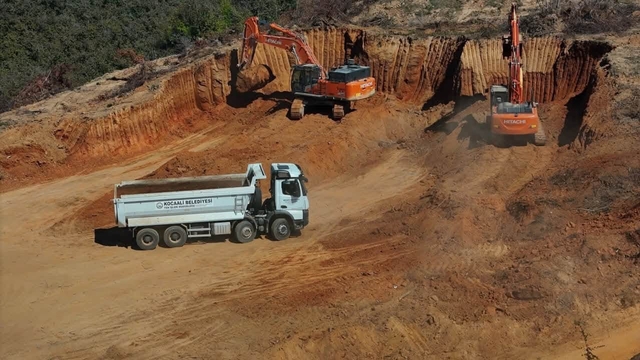 Yılların bekleyişi sona eriyor
Melenağzı yolunda şantiye kuruldu
6,5 kilometrelik bölünmüş yol için çalışmalar başladı