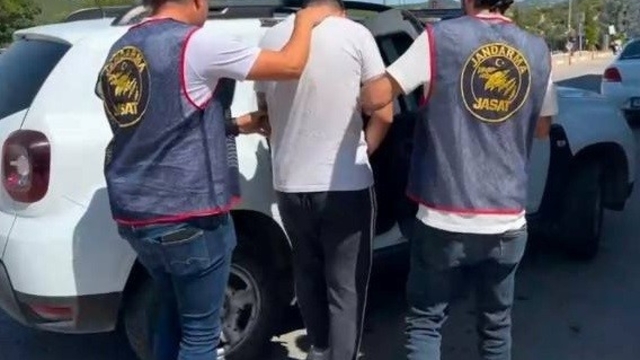 Denizli'de yaşlı vatandaşı dolandıran 2 şüpheli İzmir'de yakalandı