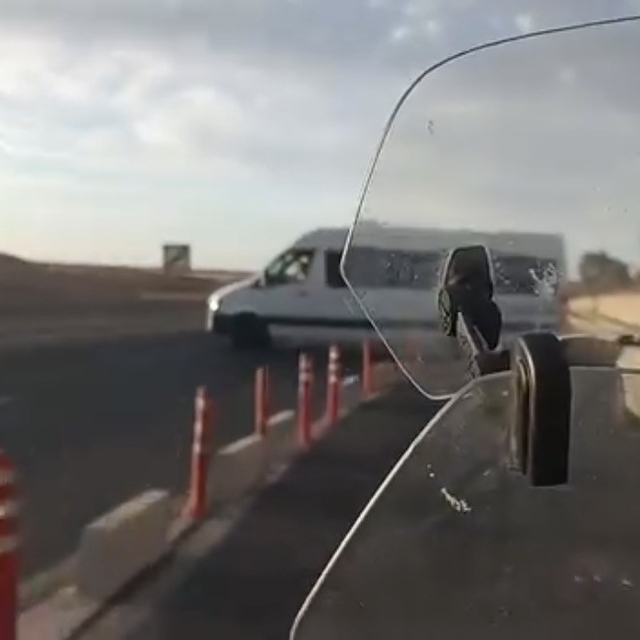 Tekirdağ'da minibüsçünün yasak yerden dönüşü duyarlı sürücüyü çileden çıkar...