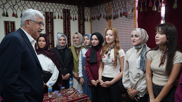 Prof. Dr. Hasari Çelebi, Kahtalı gençlerle buluştu
