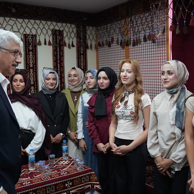 Prof. Dr. Hasari Çelebi, Kahtalı gençlerle buluştu
