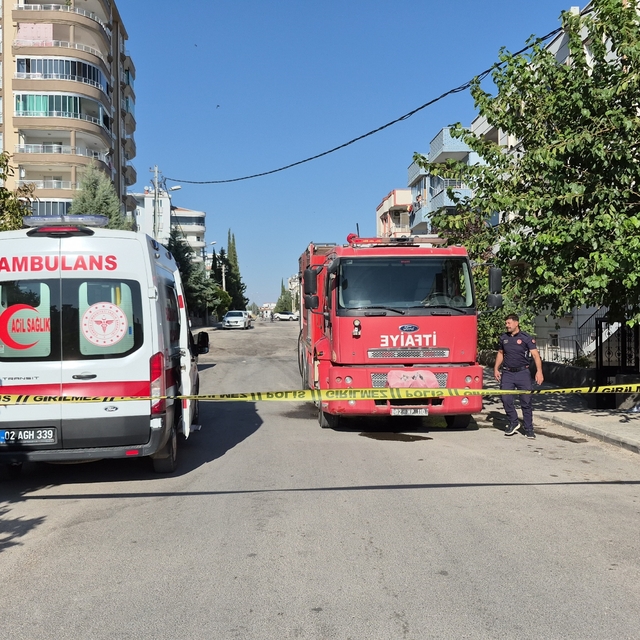 Yangında 3 kişi dumandan etkilendi