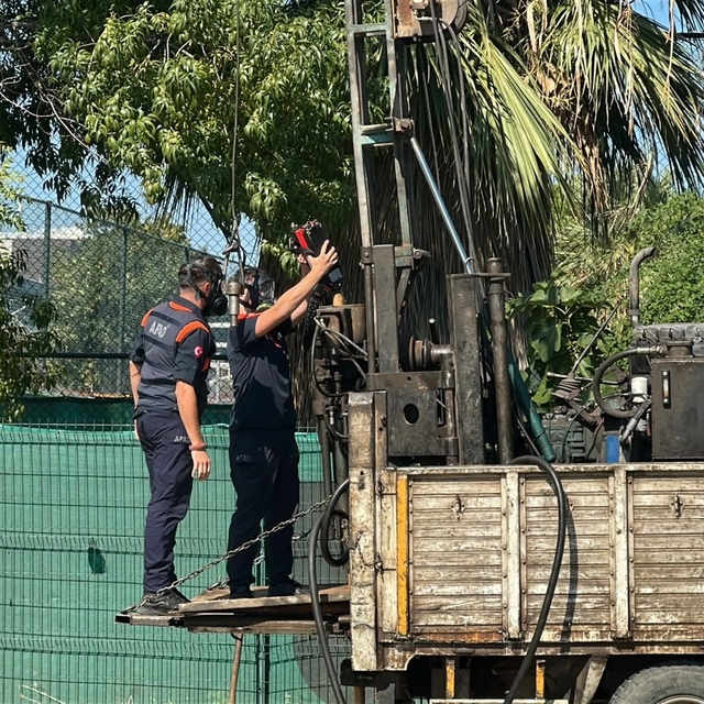 Ankara AFAD KBRN ekibi gaz çıkan alanda ölçüm yaptı
Gaz çıkışının sürmesi h...