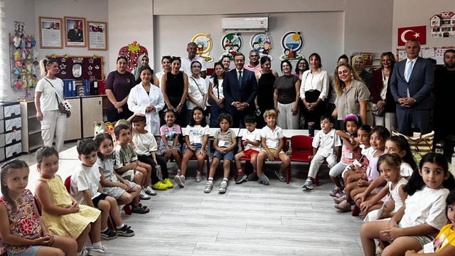 Burhaniye'de Kaymakam Atilla, minik öğrencilerle bir araya geldi