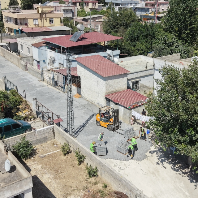 Tarsus'ta kırsal mahallelerde yol seferberliği