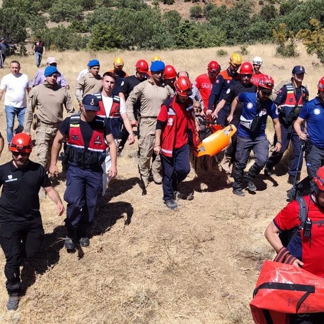 Kayıp vatandaş için 177 kişilik ekip sabaha kadar çaba gösterdi
Zihinsel en...