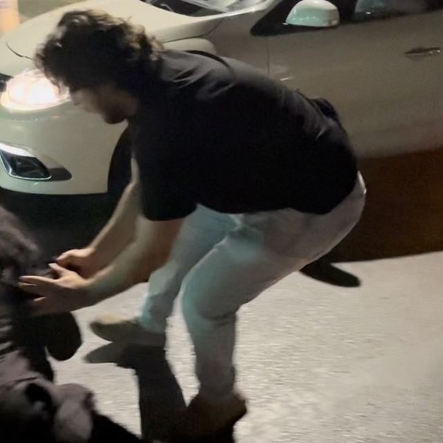 Ters yola girip gazeteci ve polislere hakaret eden şahıslar adliyeye sevk e...