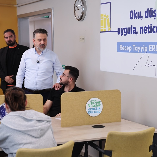 Bursa'da yaklaşık 2 bin 500 memur adayının katılımıyla KPSS deneme sınavı d...