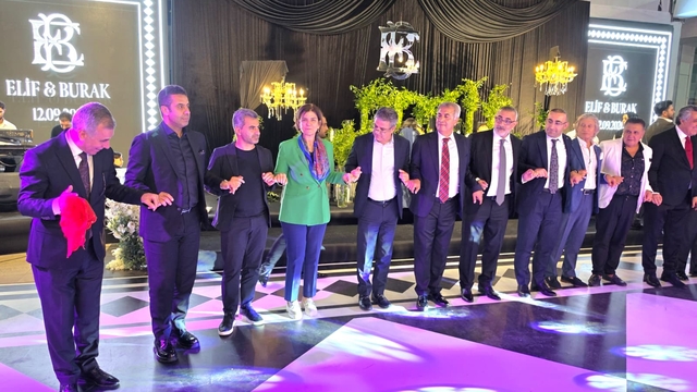AK Parti Diyarbakır milletvekilleri Ataman ve Ensarioğlu düğüne katıldı