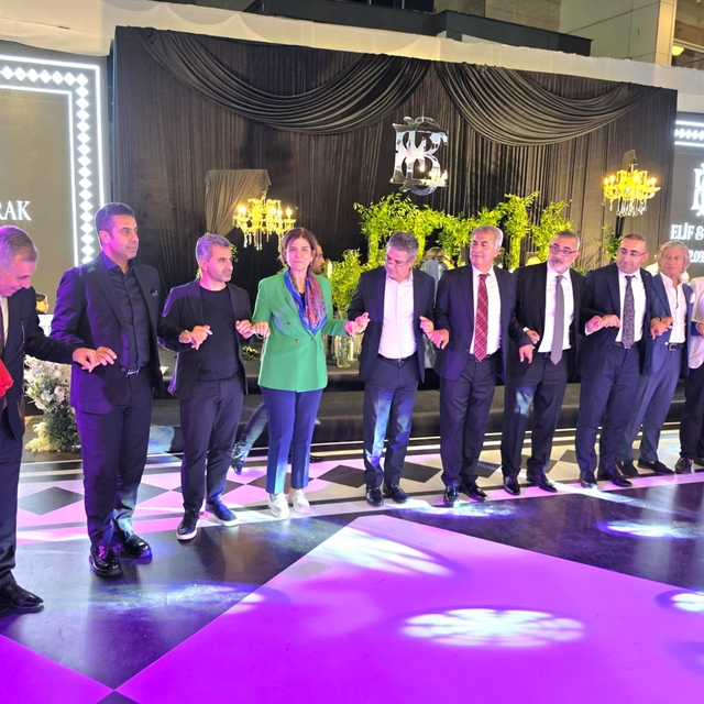 AK Parti Diyarbakır milletvekilleri Ataman ve Ensarioğlu düğüne katıldı
