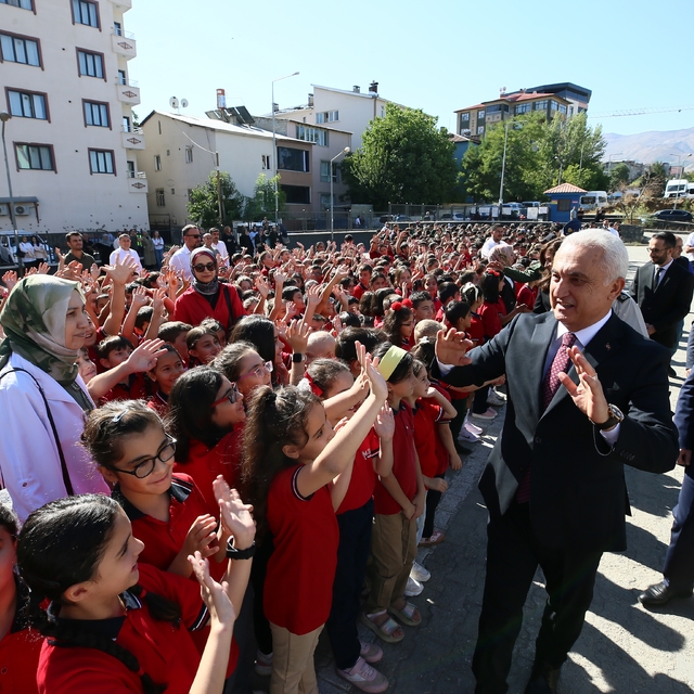 Van ve çevre illerde eğitim öğretim yılı başladı