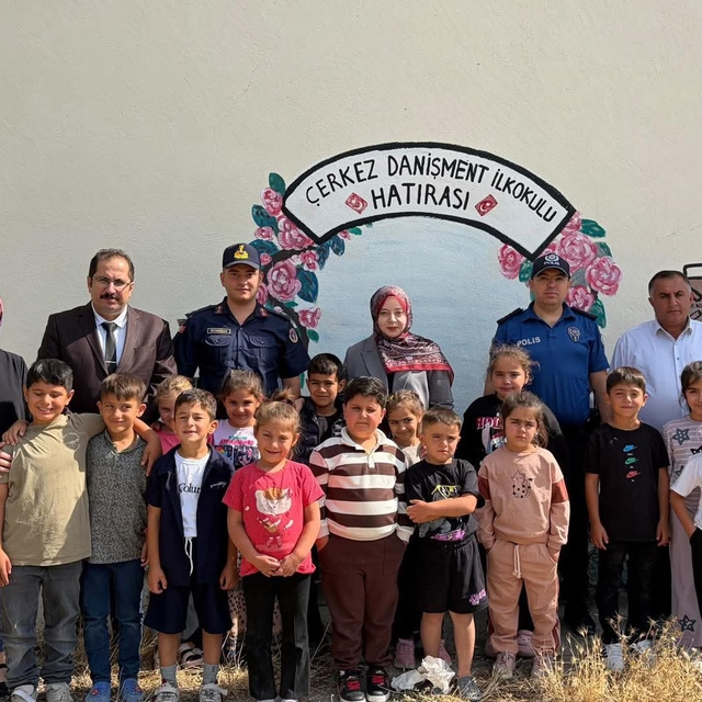 Yeşilyurt Kaymakamı Altın, öğrencilerle bir araya geldi