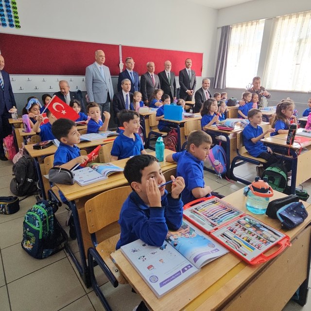 Afyonkarahisar'da 142 bin 535 öğrenci ders başı yaptı