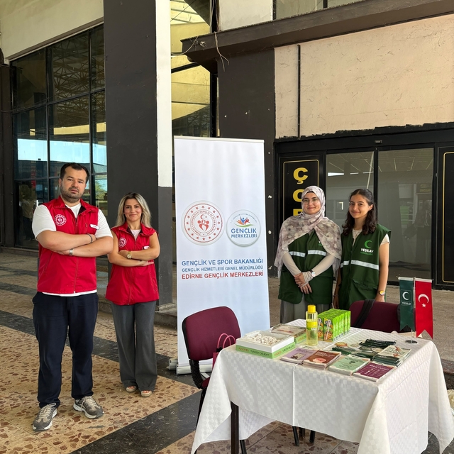 Yeşilay'dan üniversite öğrencilerine karşılama