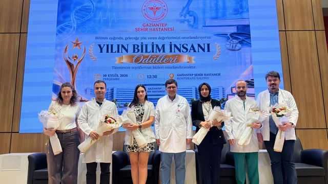 Gaziantep Şehir Hastanesi'nde "Yılın Bilim İnsanları" ödül töreni gerçekleştirildi