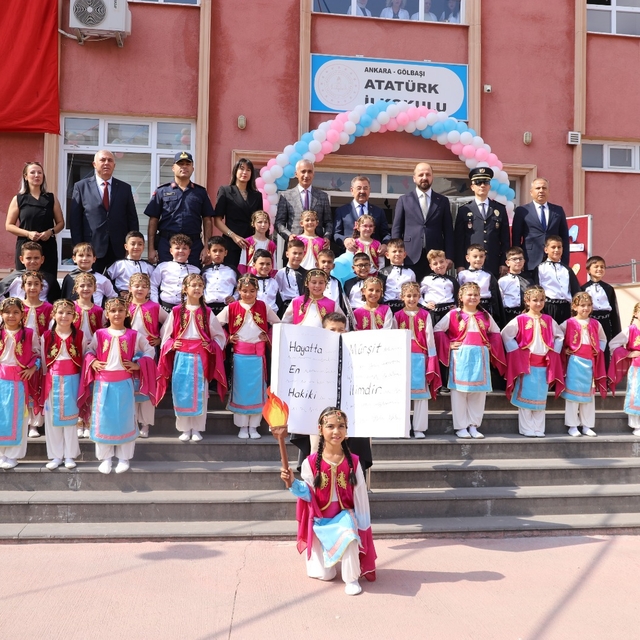 Ankara'nın ilçelerinde yeni eğitim-öğretim yılı başladı