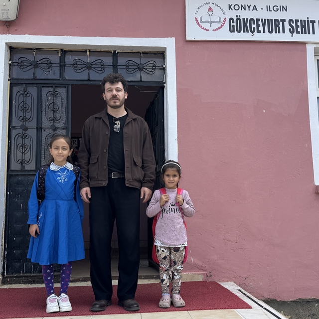 Okulun tek öğrencisi İlayda'ya yeni eğitim-öğretim döneminde arkadaş geldi