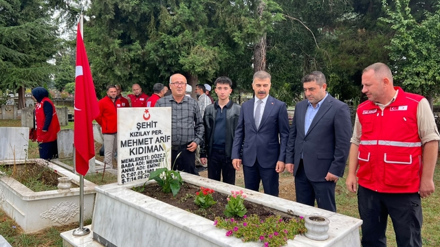 Kızılay şehidi Mehmet Arif Kıdıman, Düzce'deki mezarı başında anıldı