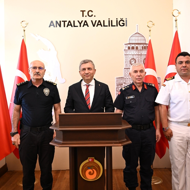 Antalya Valisi Şahin "İl Asayiş ve Güvenlik Bilgilendirme Toplantısı"nda ko...