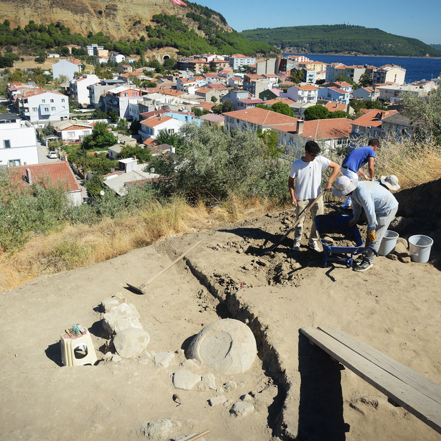 Maydos Kilisetepe Höyüğü kazılarında 4200 yıllık savunma duvarı bulundu