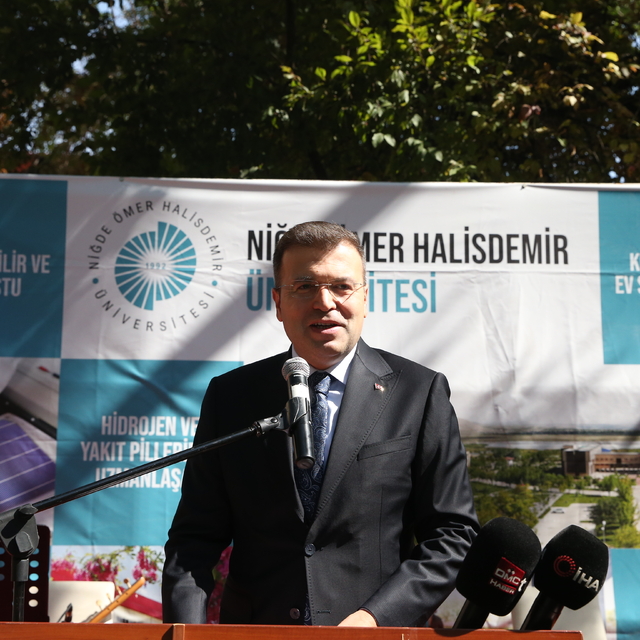 NÖHÜ'de "60+ Tazelenme Üniversitesi"nin lansmanı yapıldı