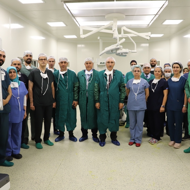 Fırat Üniversitesi Hastanesinde robotik cerrahi sistemi hizmete girdi