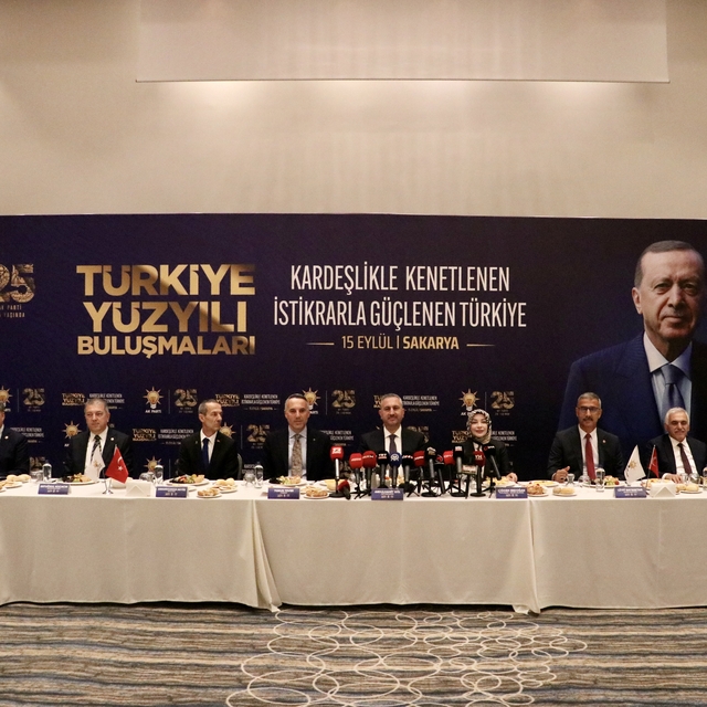 AK Parti Grup Başkanvekili Gül, Sakarya'da "Türkiye Yüzyılı Buluşmaları" pr...