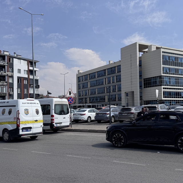 Kayseri'de anahtarı üzerinde unutulan otomobili kaçıran 4 çocuk yakalandı