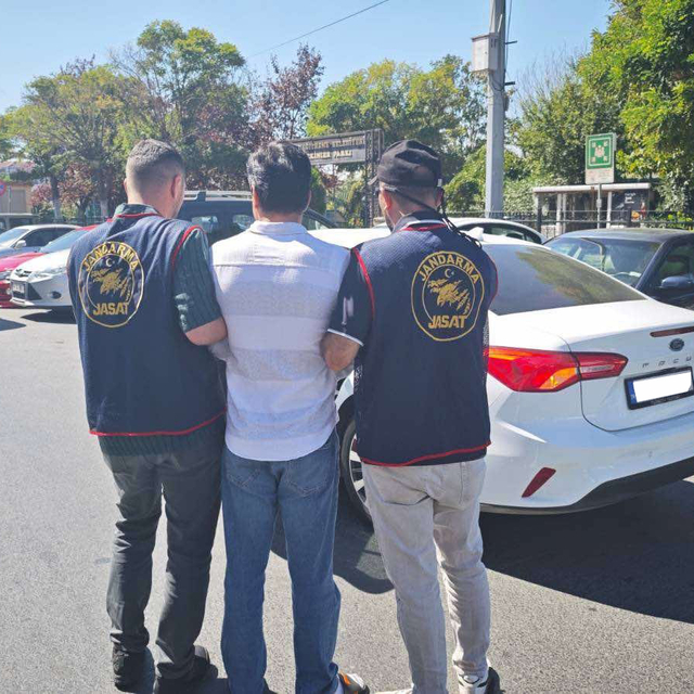 Gümüşhane'de aranan firari hükümlü İstanbul'da yakalandı