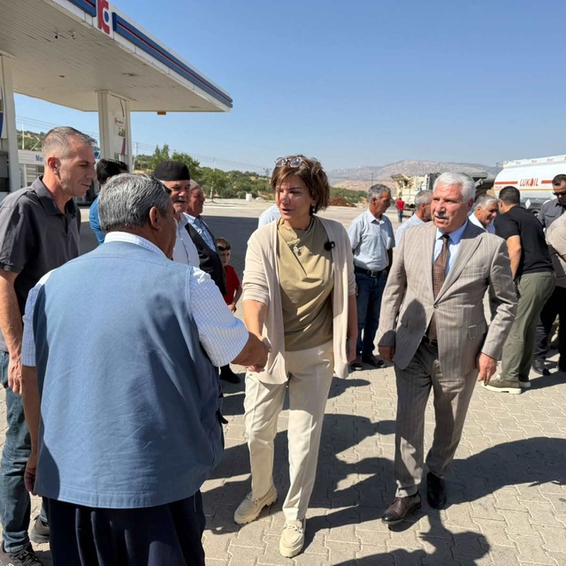 Diyarbakır'da AK Parti'den "Türkiye Yüzyılı Buluşmaları" kapsamında ilçe zi...
