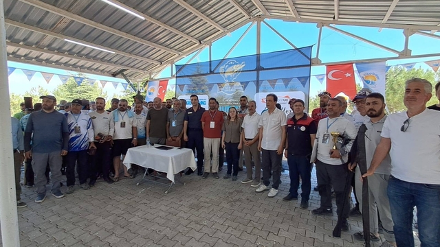 Ağın'da "1. Uluslararası Fırat Turnası Yakalama Yarışması" düzenlendi