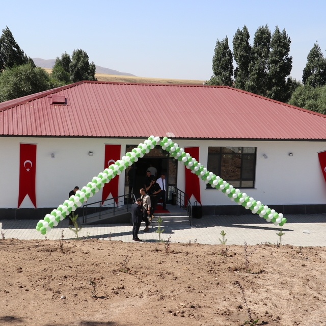 Ağrı'da alabalık tesisi ve mesire alanı törenle açıldı
