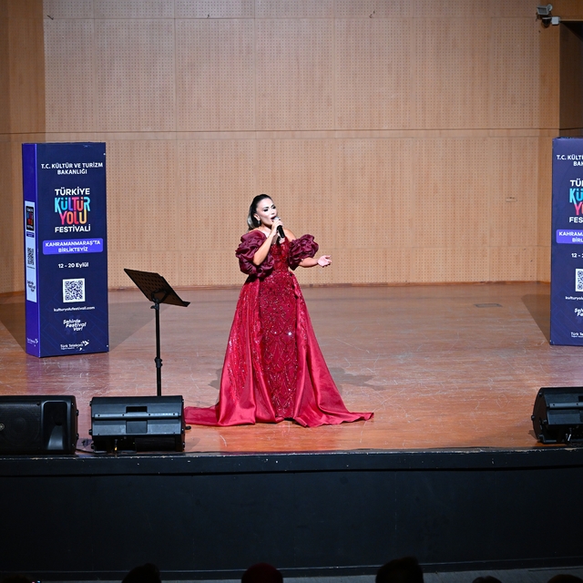 Kahramanmaraş'ta "Ozanların İzinde, Aşıkların Yolunda-Opera Anadolu'da" gös...
